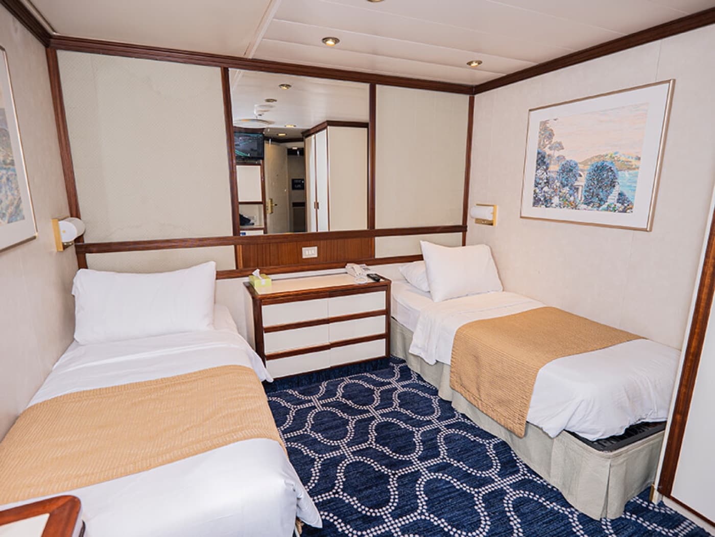 Kabin Interior Star Voyager 1