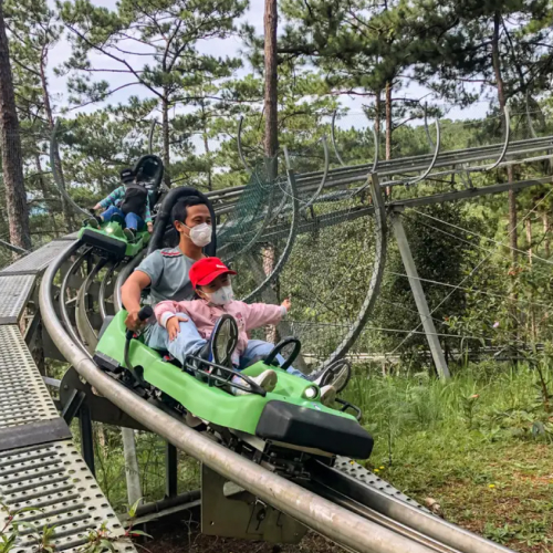 roller coaster di datanla, vietnam