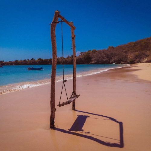 pink beach, lombok