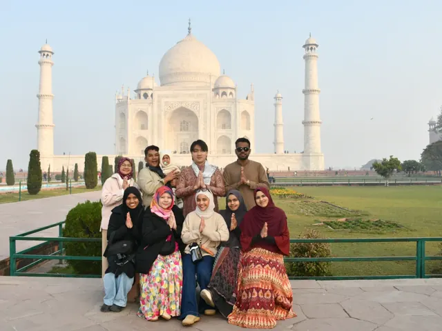 Pakej group tour ke Kashmir - Agra